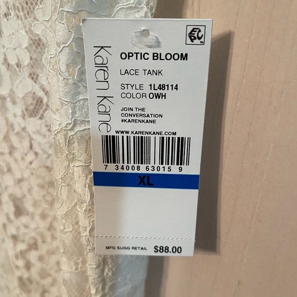 NWT size XL lace tunic. Side slits for movement and cream color. ๐ - Picture 2 of 5